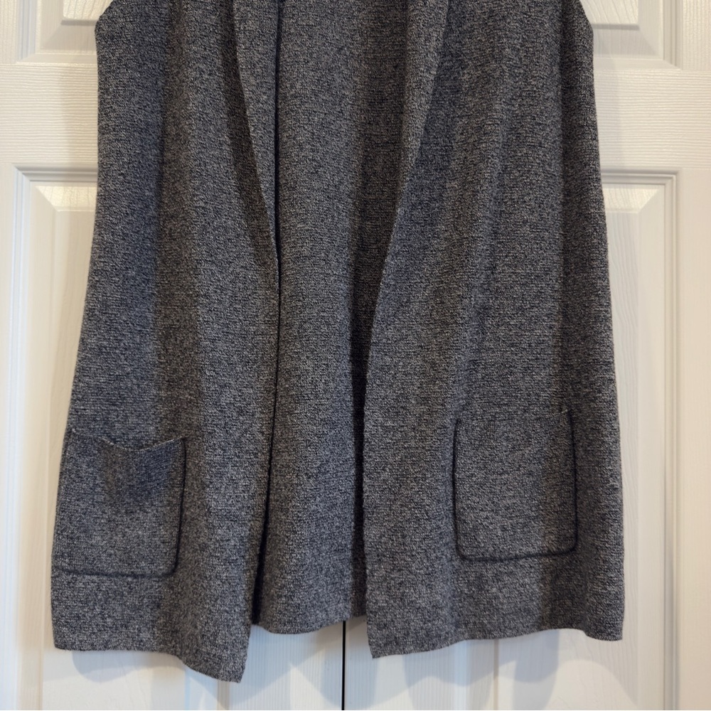 Talbots Shawl Collar Sleeveless Cardigan Women's Size M Open Front Pockets Gray - Picture 3 of 10